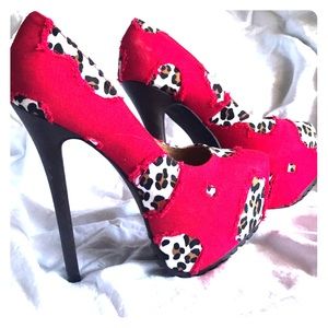 Alba Red/Leopard peek-a-boo print platform heels.